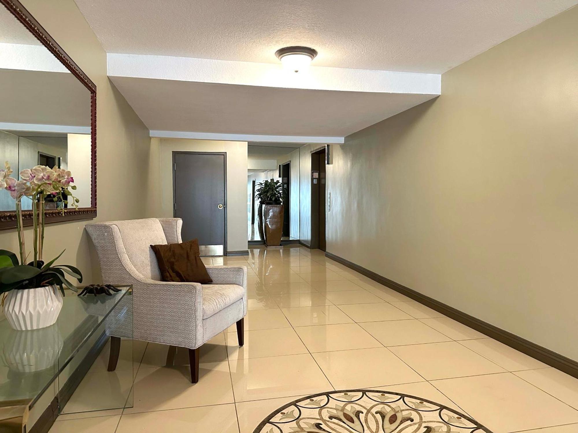 1 Bd Condominium Near Sunset Blvd Лос-Анджелес Экстерьер фото
